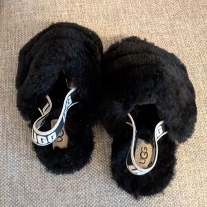 Kids UGG Black Fuzzy Slippers Size 8
